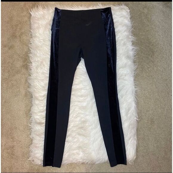 Athleta Metro Velvet Tux Leggings Mid Waisted Black Stripe Gym Fitness Yoga XS - Picture 3 of 7
